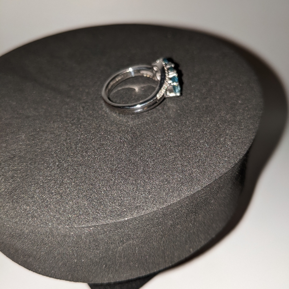 Natural topaz & zircon ring. Size 6 - Picture 8 of 12